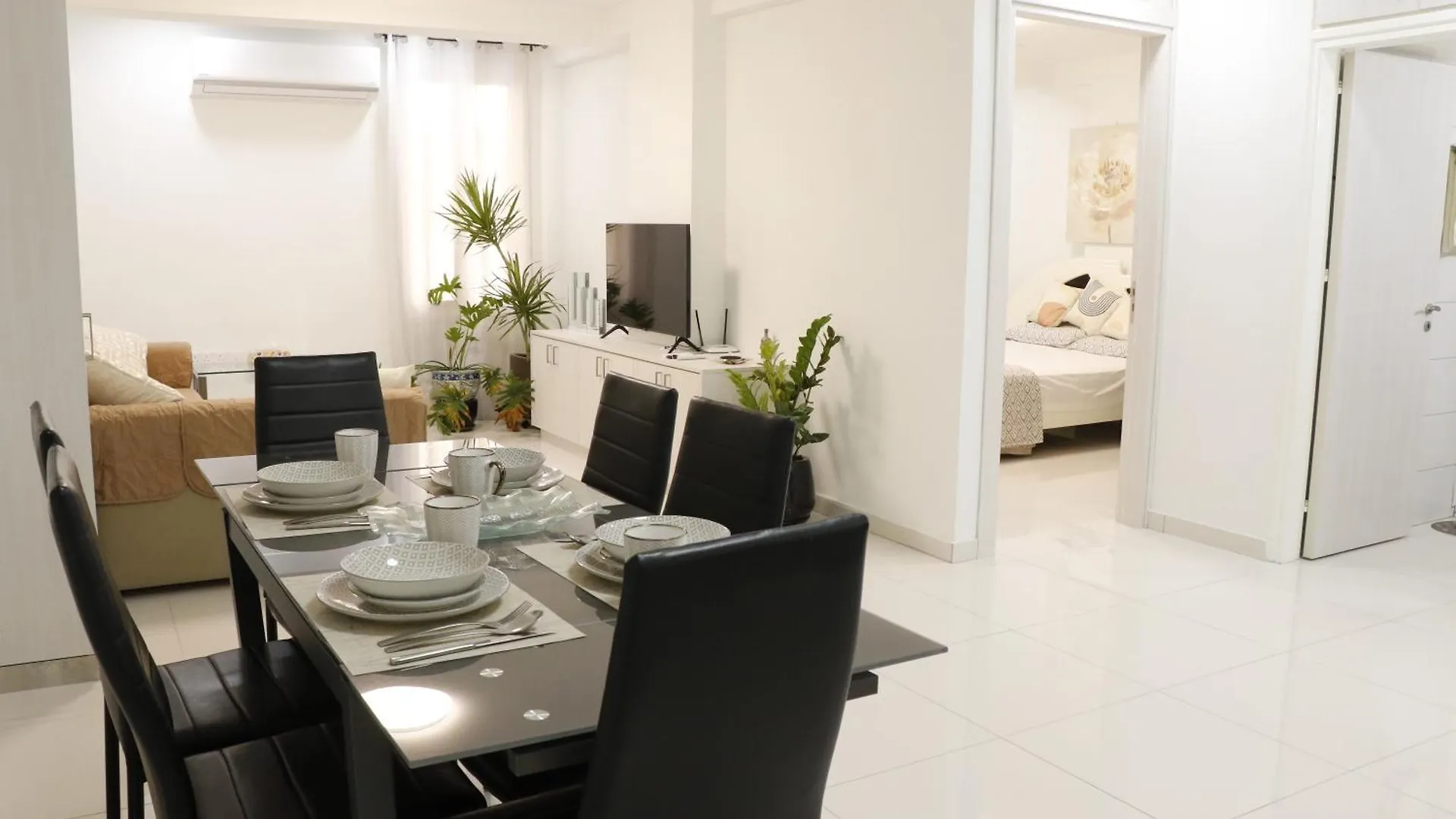 Spacious Apartment, Near Pinikoudes Beach Larnaca Cyprus