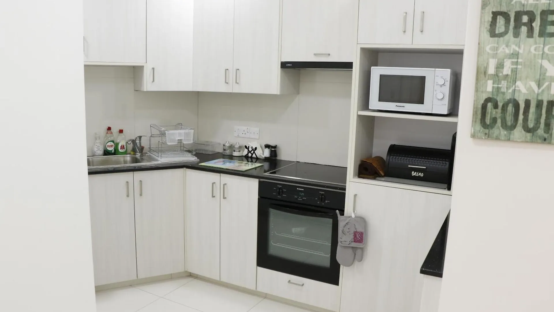 Apartment Spacious Apartment, Near Pinikoudes Beach Larnaca