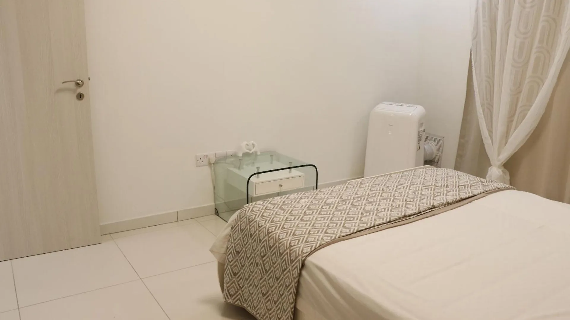 Spacious Apartment, Near Pinikoudes Beach Larnaca 0*,  Cyprus