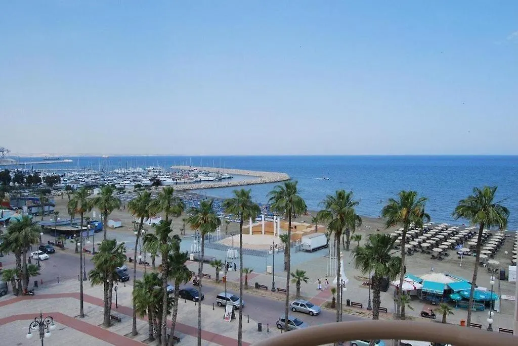 Spacious Apartment, Near Pinikoudes Beach Larnaca Cyprus