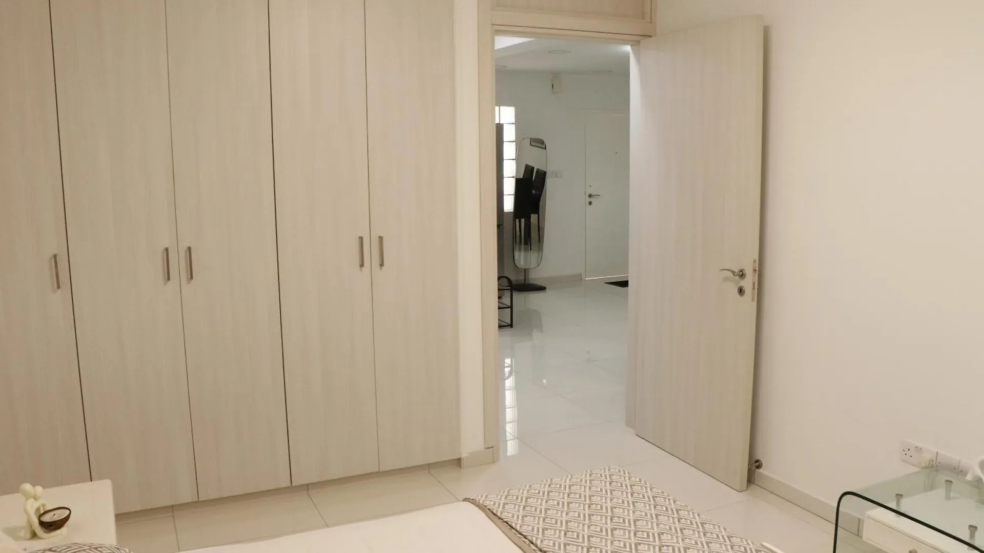 Spacious Apartment, Near Pinikoudes Beach Larnaca Apartment