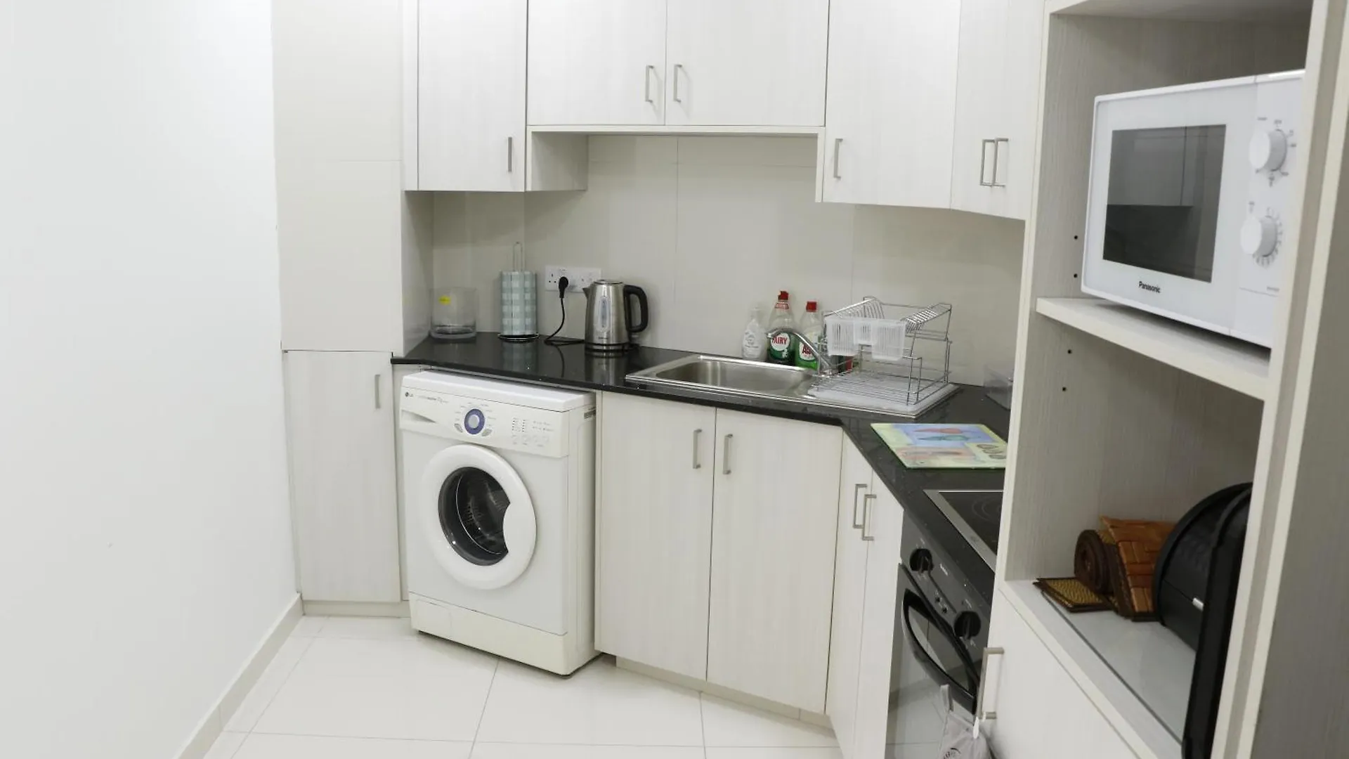 Spacious Apartment, Near Pinikoudes Beach Larnaca