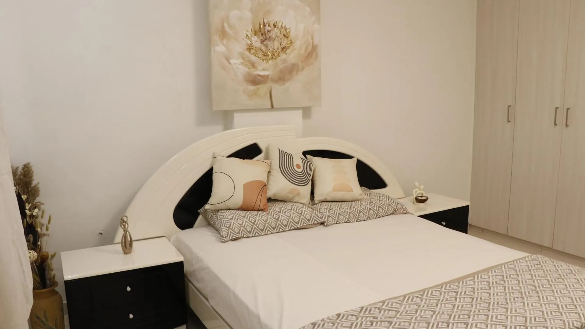 Apartment Spacious Apartment, Near Pinikoudes Beach Larnaca